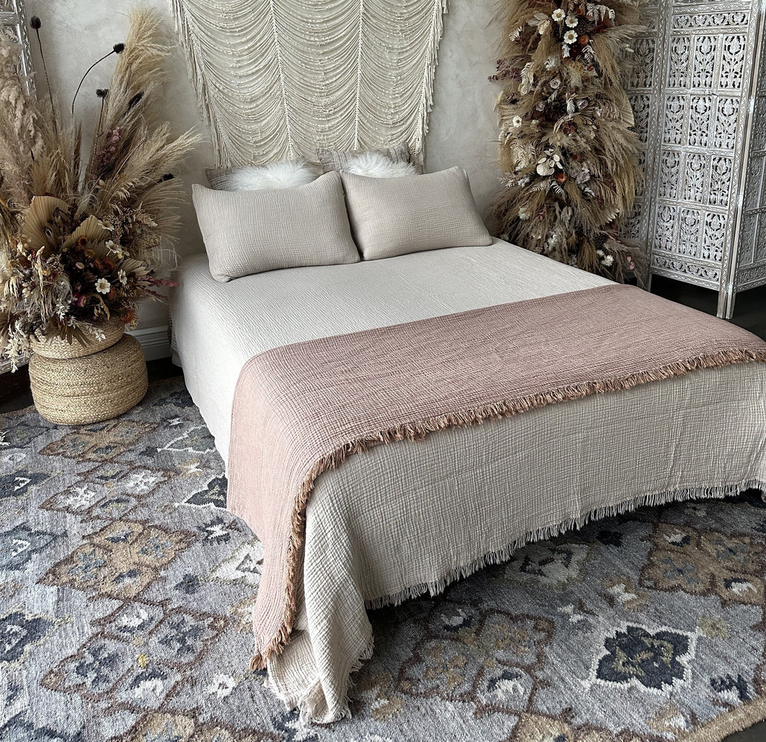 layered organic cotton bedding for a fall bed