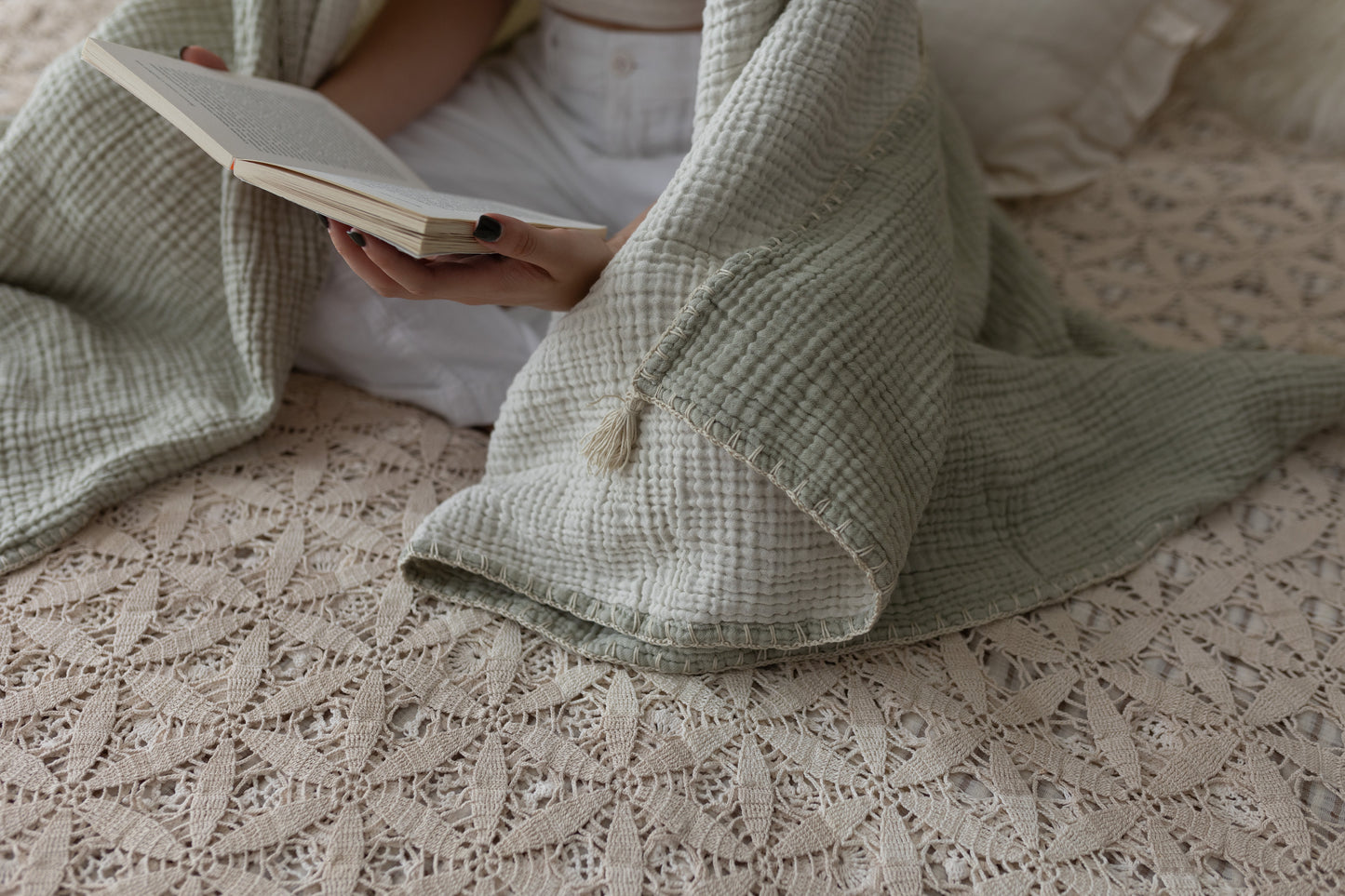 breathable organic muslin cotton blanket for summer