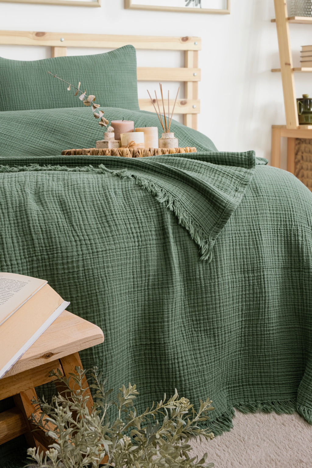 Lightweight muslin blanket