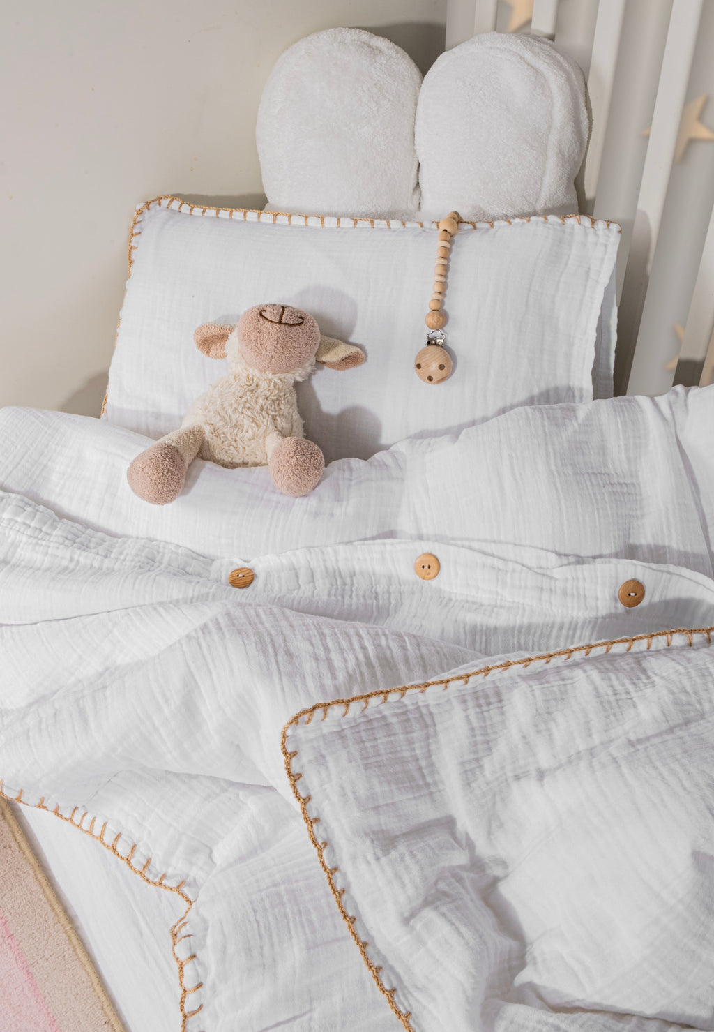 breathable white crib bedding