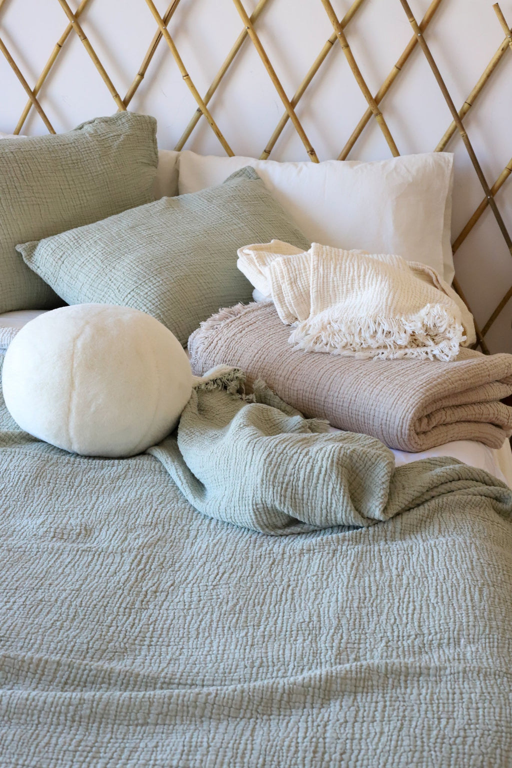 lightweight organic cotton quilt green